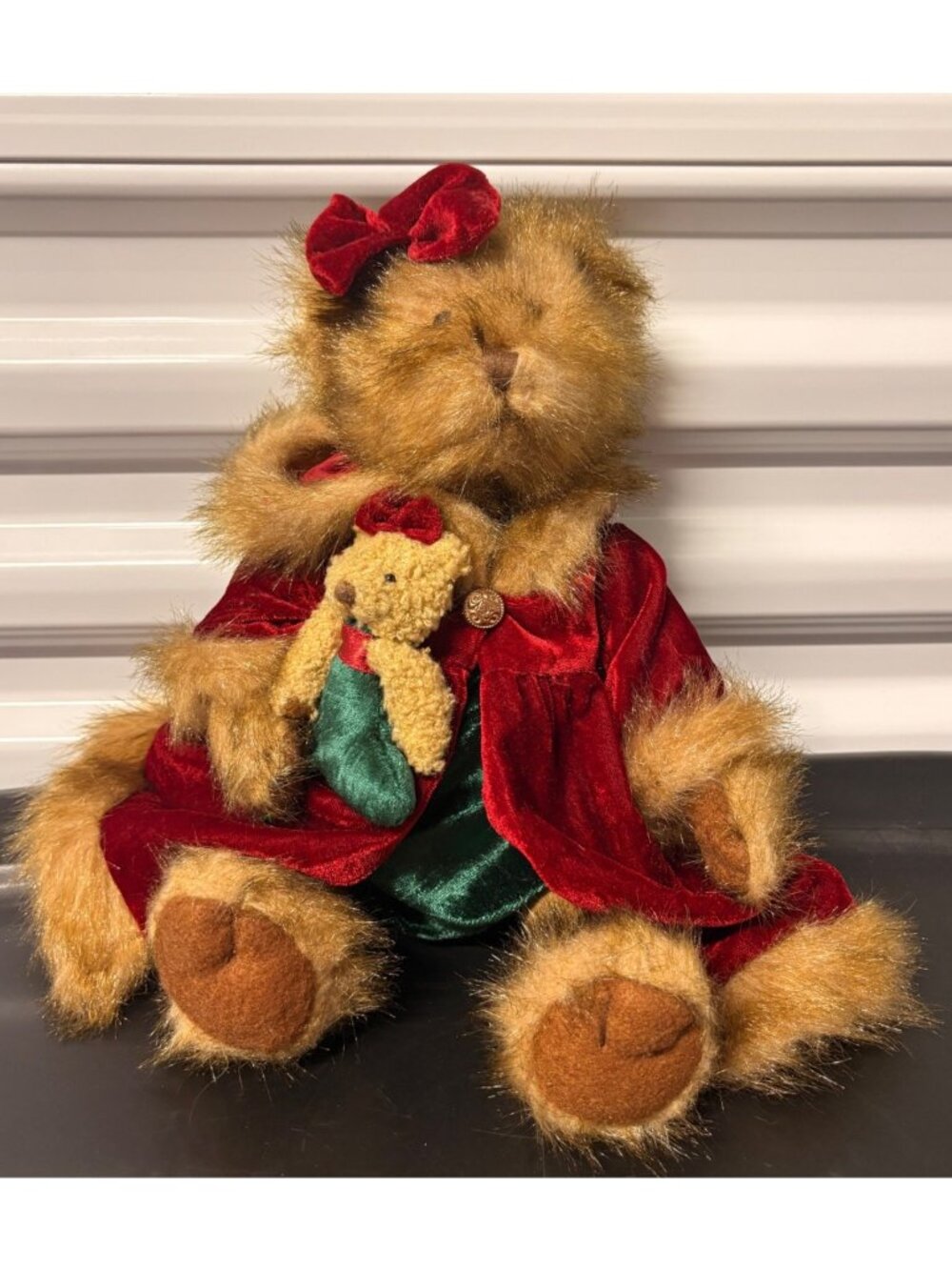 Tender Hearted Collectibles Christmas Teddy Bear Velvet Outfit & Bow 14" Baby